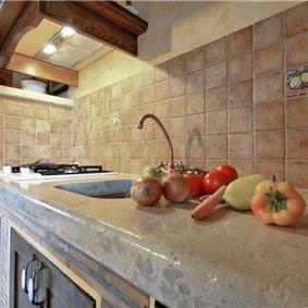 4 bedroom villa with pool near Svetvinčenat, Istria, sleeps 10
